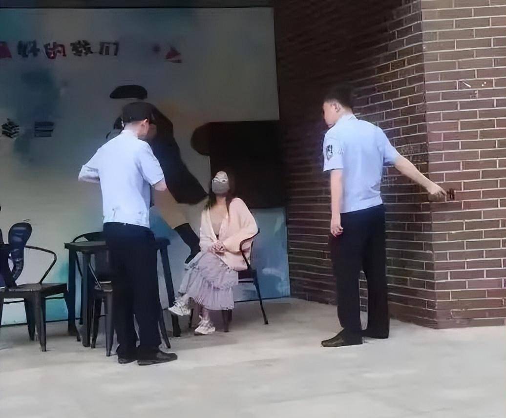 一位00后女警的成长之路，从挫折到荣光