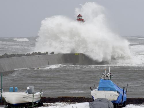 全国多地惊现大海潮现象，原因深度解析