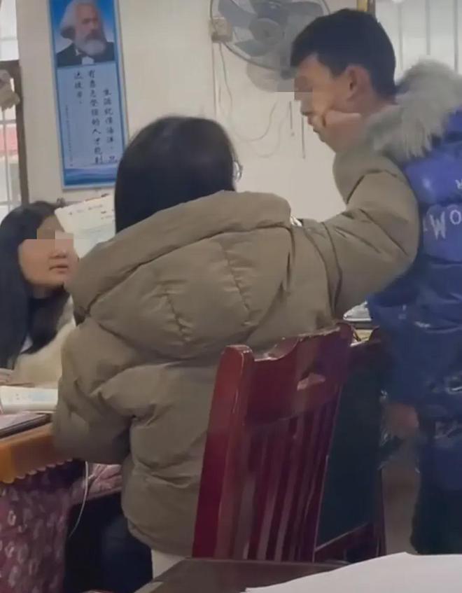 学生被醉酒班主任打骨折事件曝光，官方通报真相究竟如何？