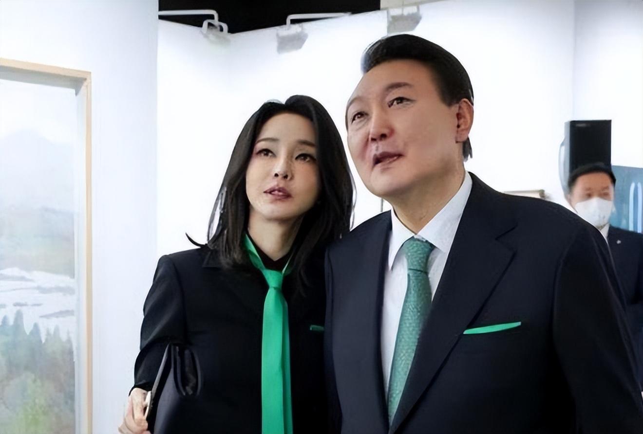 驻韩美军仓库突发火灾，瞬间牵动人心