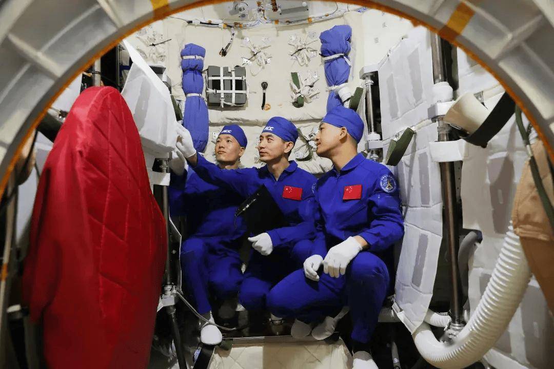 神十八乘组全力开展返回前准备工作