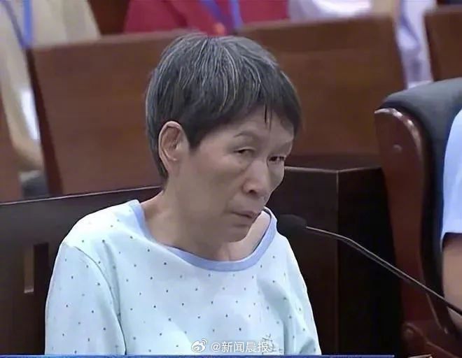 关于家庭情感与亲子教育的探讨，余华英丈夫给孙子糖引发的恐惧心理分析