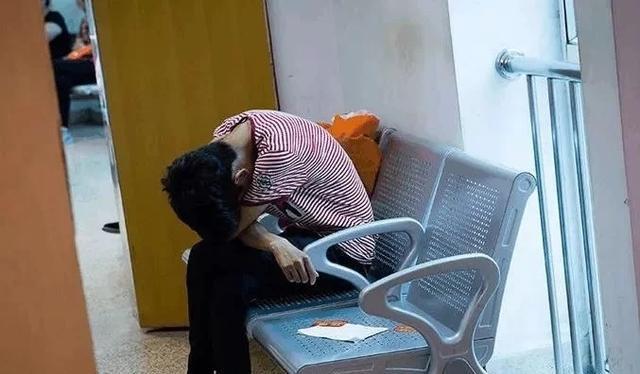 双胞胎死亡背后的故事，护士几轮检查的真相与反思