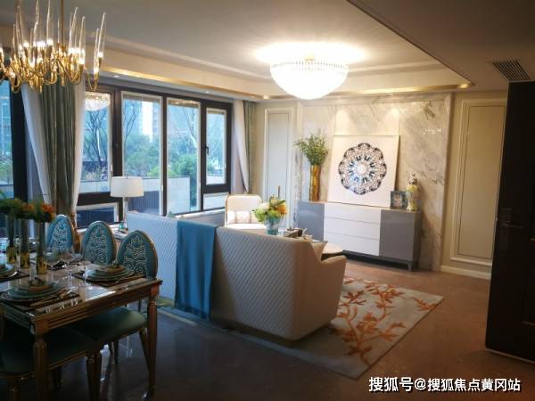 香港正版综合资料大全,卓越解答解释执行_长期型15.265