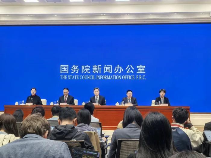 财政部，仍有较大举债空间和赤字空间，观点深度解析