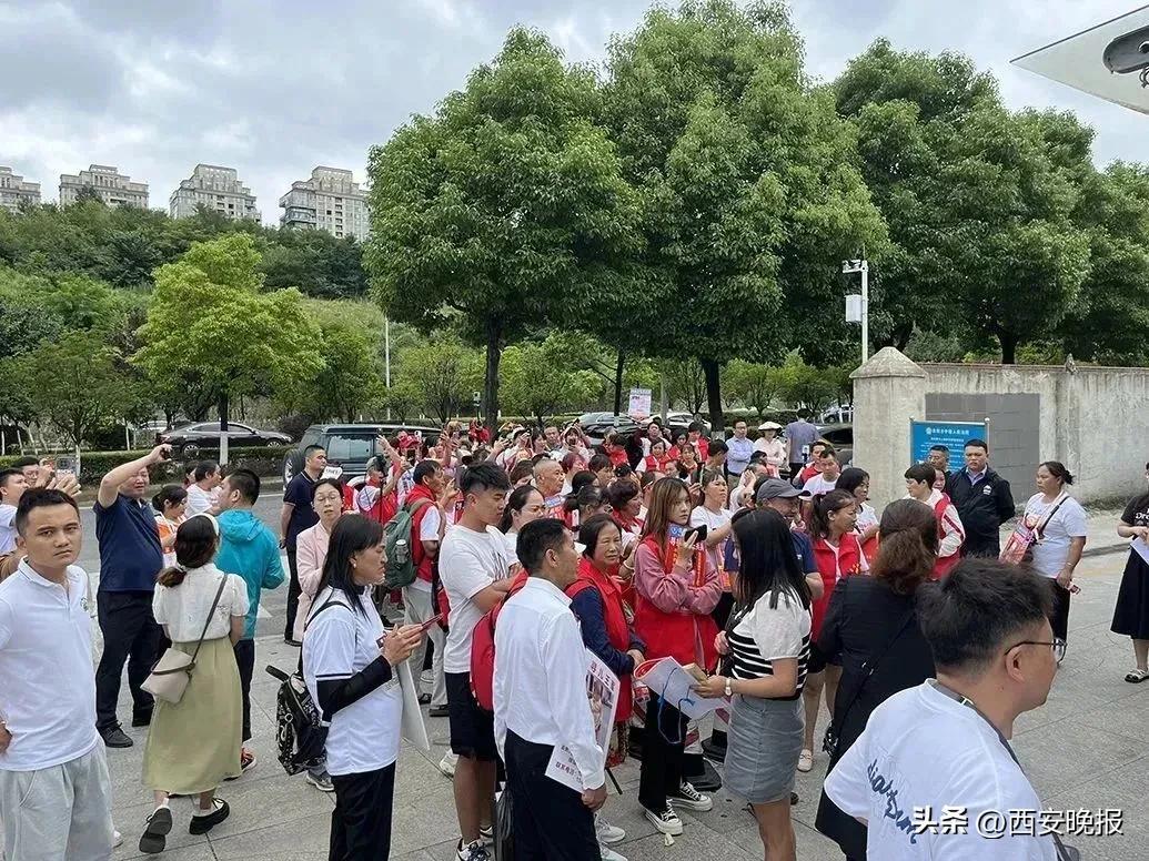 余华英拐卖儿童案庭审画面曝光，展现力量与励志的旋律