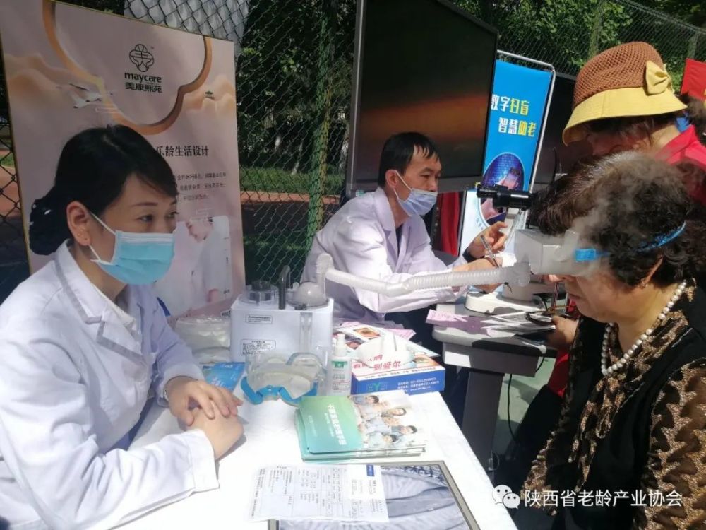 关爱老人，重阳节之外的无尽关怀