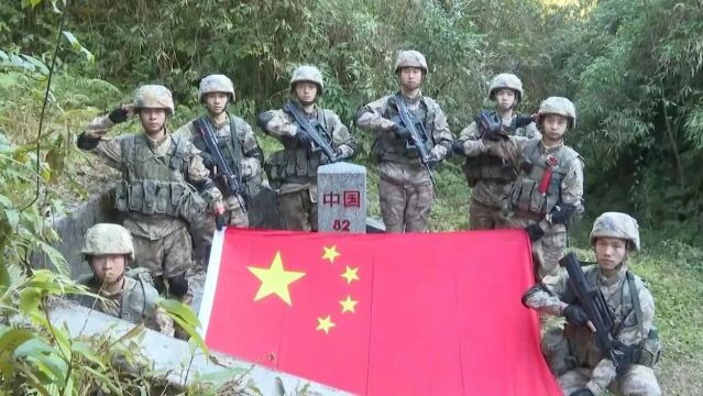 部队穿越哀牢山的壮丽现场画面🌄