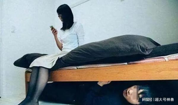 男子疑因妻子出轨医生自杀事件最新进展，自然之旅唤醒心灵觉悟的曙光