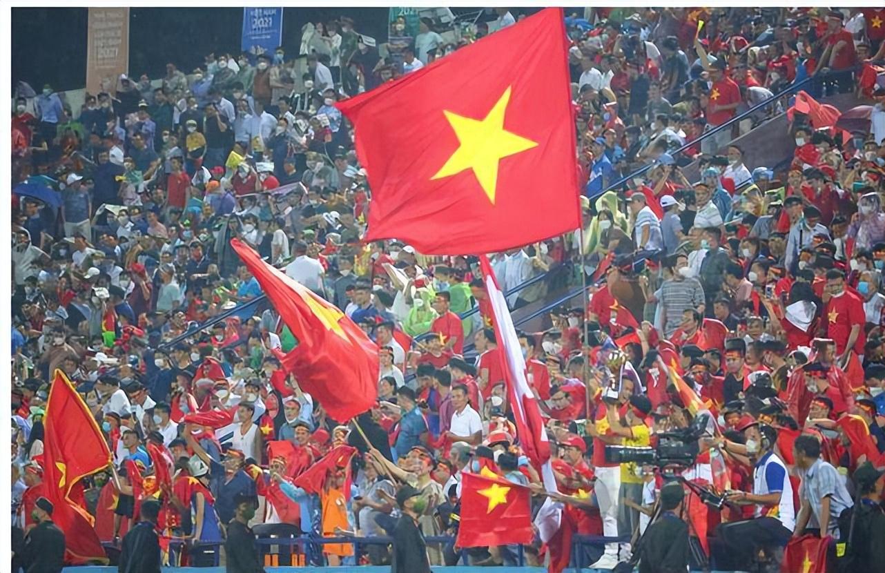 印尼球员批评国足浪费时间，代价显现，两国足球对比反思
