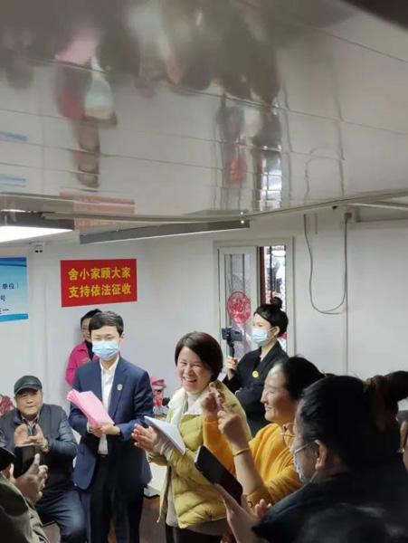 投资者资金被银行提前收回，深层原因及影响分析揭秘