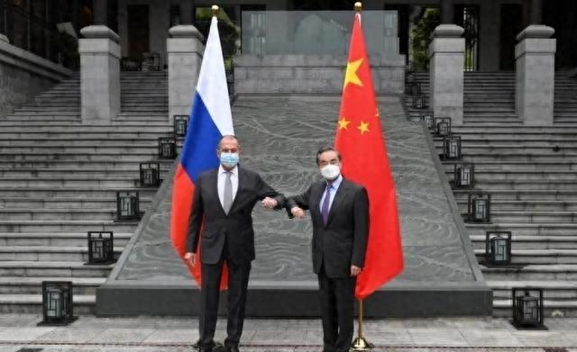 普京提交涉俄朝重要草案，各方观点分析与评估启动，草案影响分析揭秘！