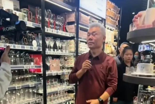 胖东来回应拒绝司马南直播，变化、学习与自信的力量展现