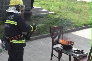 全网寻找英勇灭火救人的热心大哥！