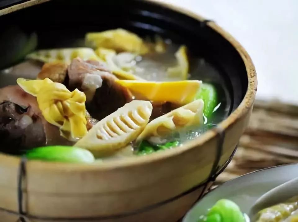 最新农村电视剧推荐，小巷深处的秘密美食店