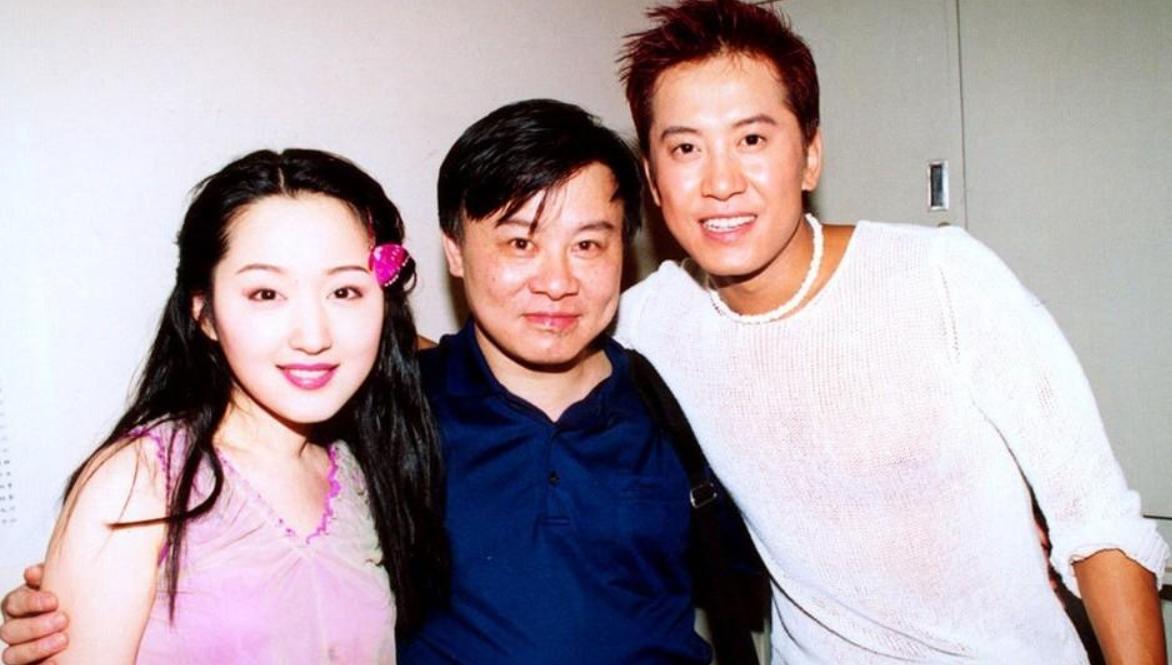 毛宁杨钰莹与科技新品，开启智能生活新篇章