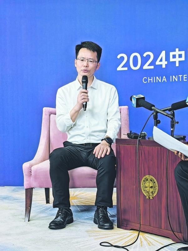 探索地球新篇章，最新岩石揭秘地壳奥秘