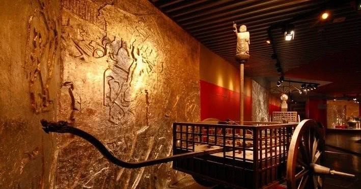 小巷深处的神秘科技小店揭示最新发明