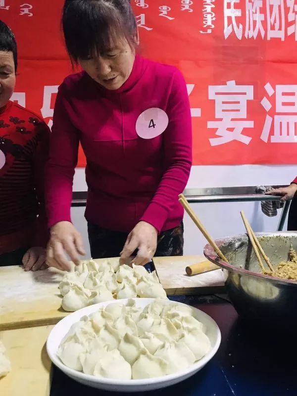 中国邻里饺子宴的温馨故事最新报道