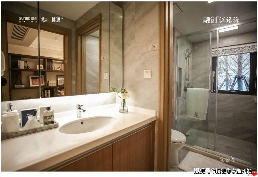 电子厂招聘信息揭秘，小明的求职奇遇与友情纽带之路