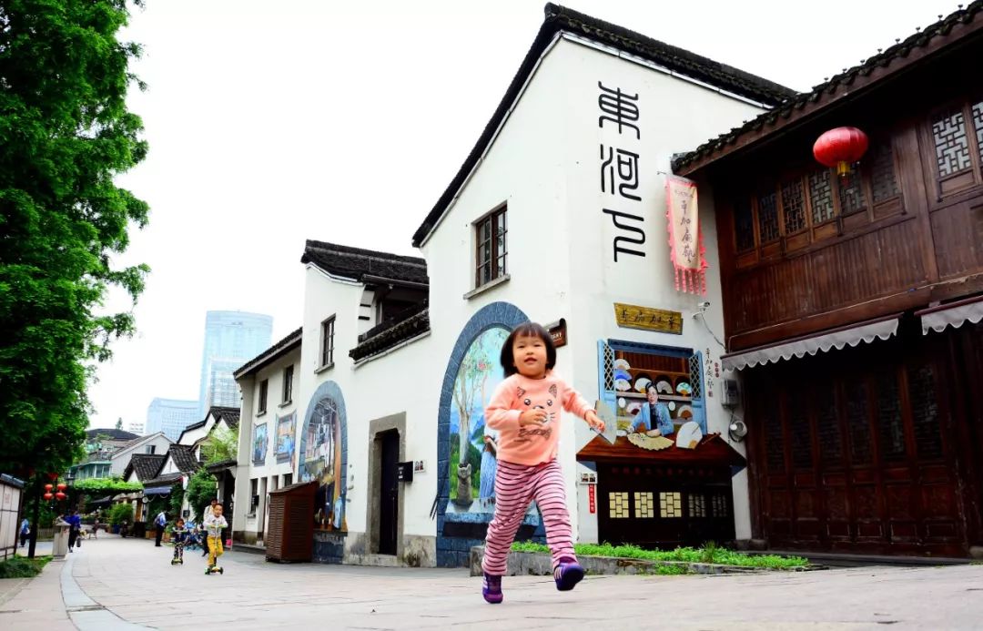 滨江最新返杭，探秘小巷独特风味的美食之旅