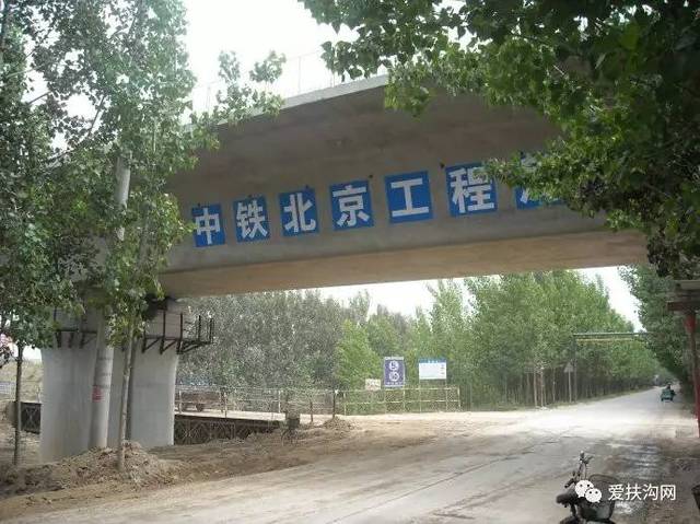 自信旅程中的变化与成就感展现（或者可以简化为“自信旅程的成长与变化”）