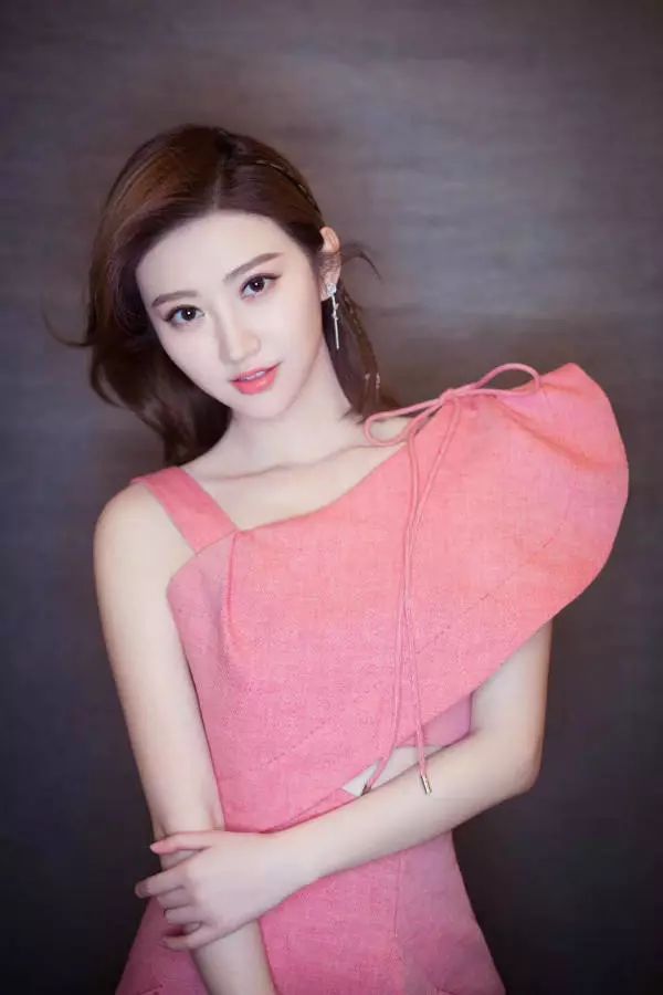 李春媛带你探索科技魅力，全新高科技产品体验之旅