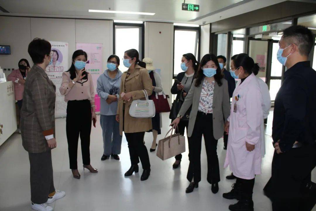 “自信展现”）