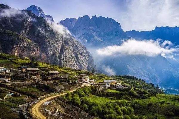 天正最新下载，自然美景探险之旅，探寻内心平和宁静的旅程