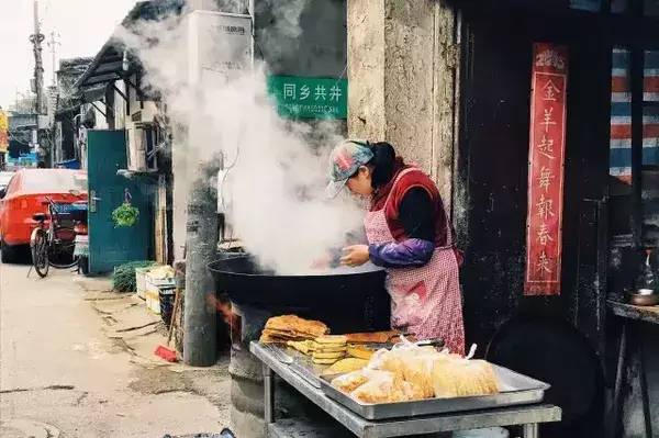揭秘最新网络热词背后的故事与小巷隐藏特色小店，网络流行词汇一网打尽
