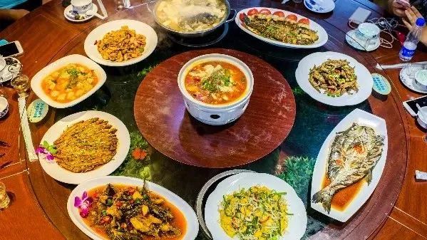必胜客最新活动揭秘，探索小巷美食宝藏，特色小店之旅启动！
