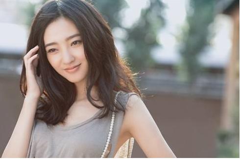 王丽坤最新动态揭秘，小巷深处的独特美食探秘之旅